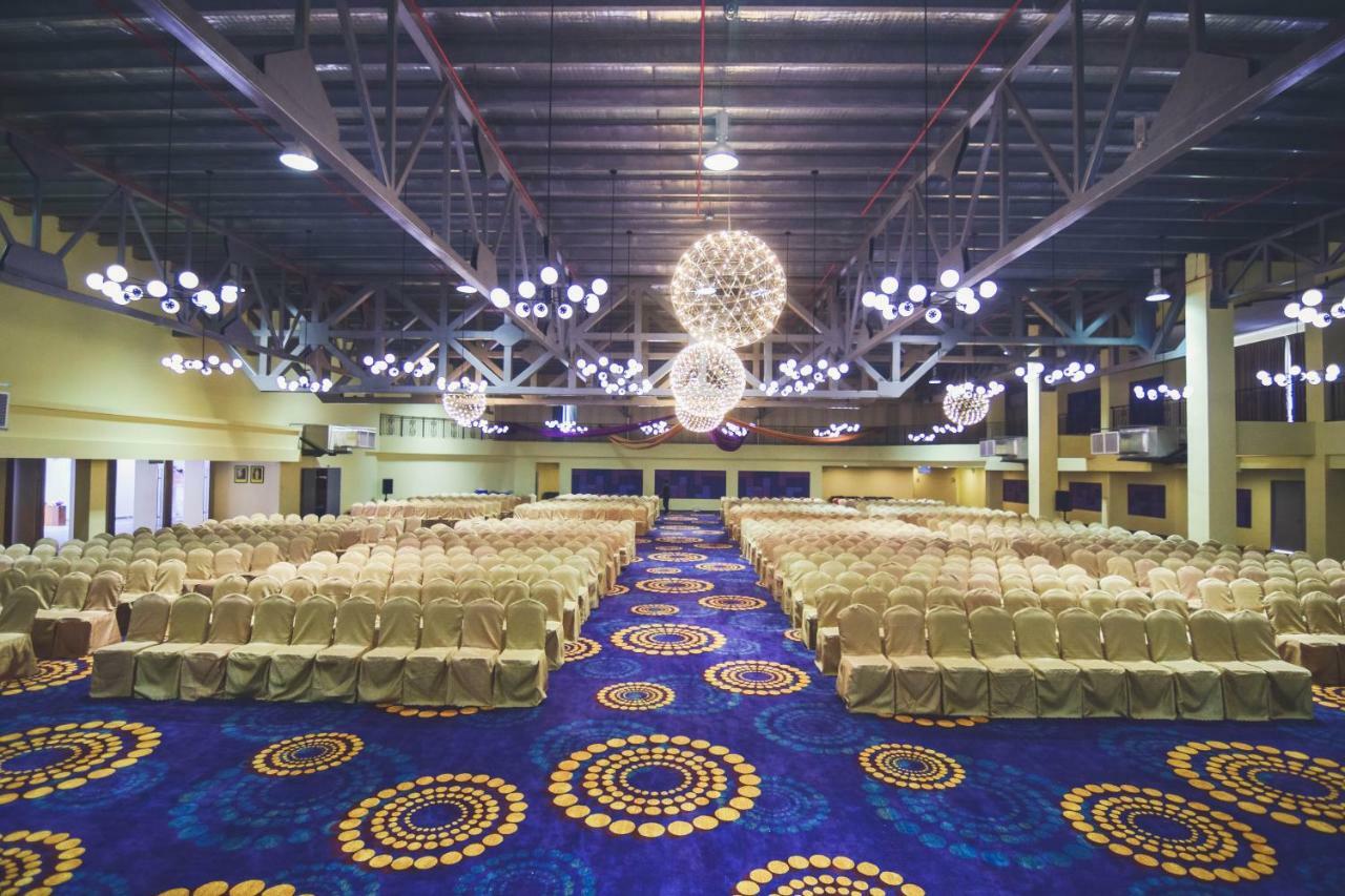 Aman Hills Hotel Kampong Timbunan Exterior photo
